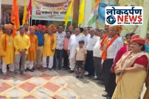 गोरखपुर में महर्षि कश्यप की शोभायात्रा निकली, पुष्पवर्षा से हुआ स्वागत