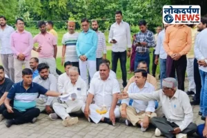 गोरखपुर में SSP कार्यालय पर धरना: भाजपा नेता चिरंजीव चौरसिया ने पुलिस पर लगाया पक्षपात का आरोप