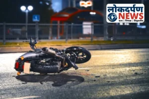 Gorakhpur News: गोरखपुर में तेज रफ्तार बाइक हादसा – हवा में उछले युवक, तीन गंभीर रूप से घायल