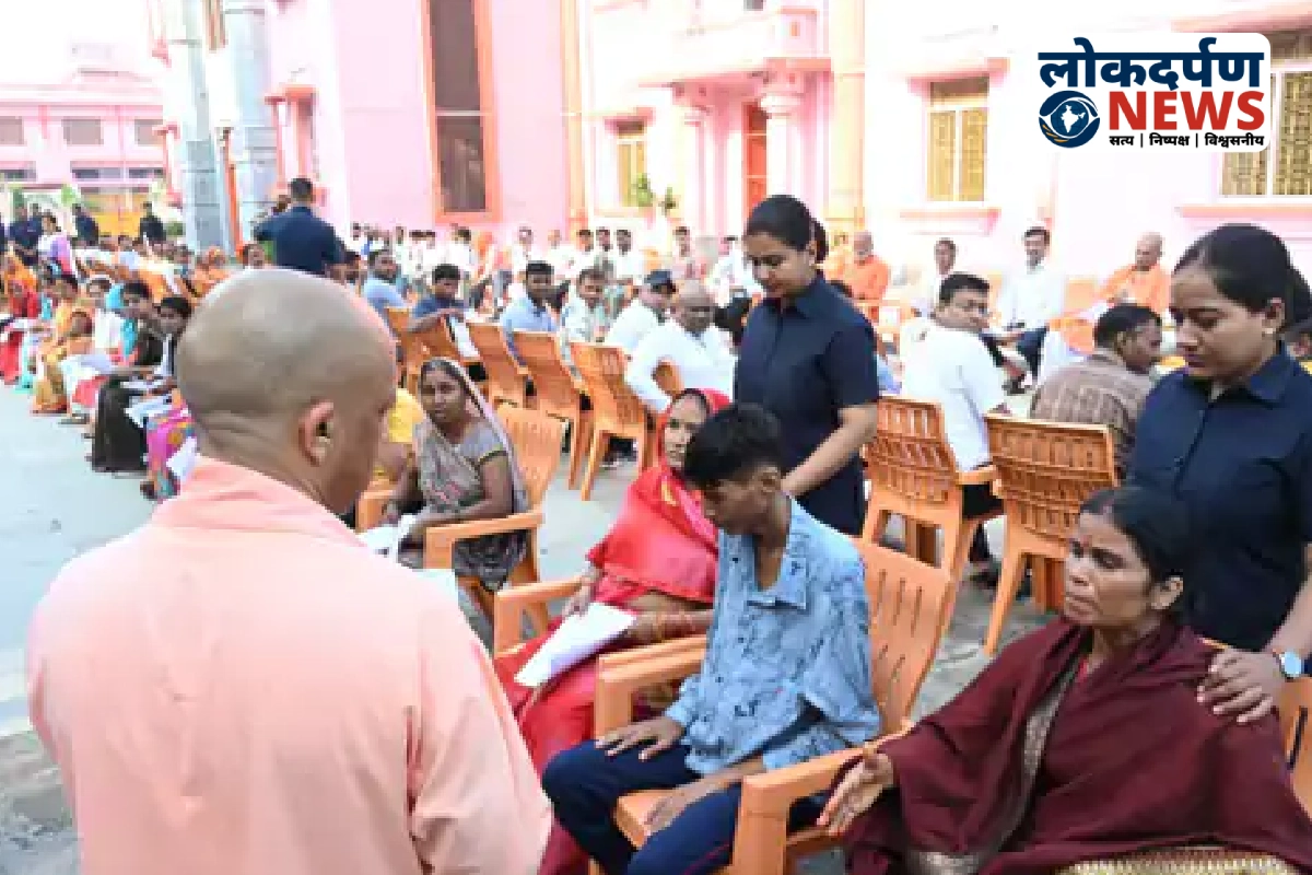 CM Yogi listening to grievances during Janata Darshan in Gorakhpur _ Gorakhpur News