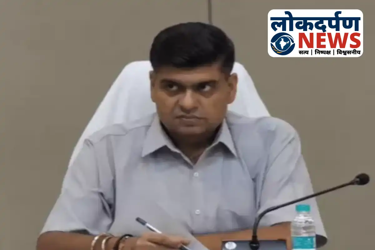 Commissioner Anil Dhingra addressing the entrepreneurs’ meeting in Gorakhpur