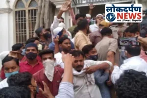 Gorakhpur News: गोरखपुर में इमाम से मारपीट के बाद बवाल – तिवारीपुर थाना घेरने पहुँचे सैकड़ों लोग, पुलिस ने कार्रवाई का दिया आश्वासन