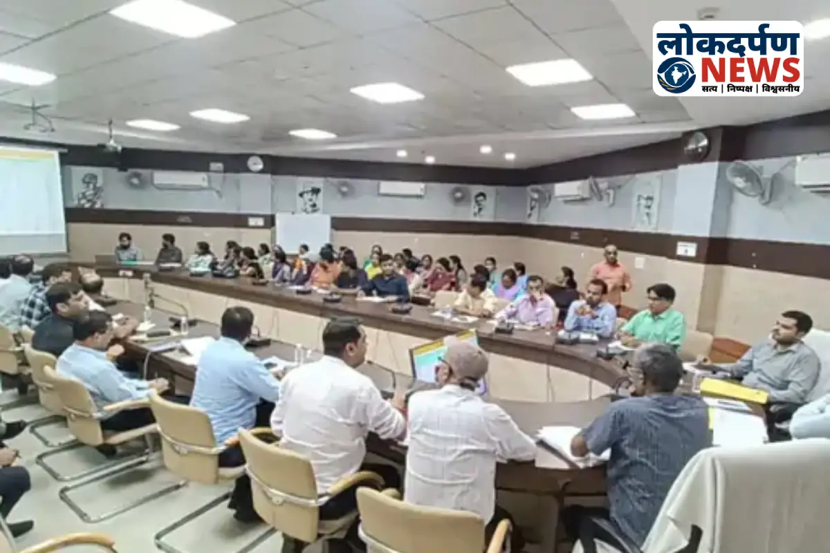 DM Gorakhpur holding review meeting on CM Dashboard ranking and IGRS complaints