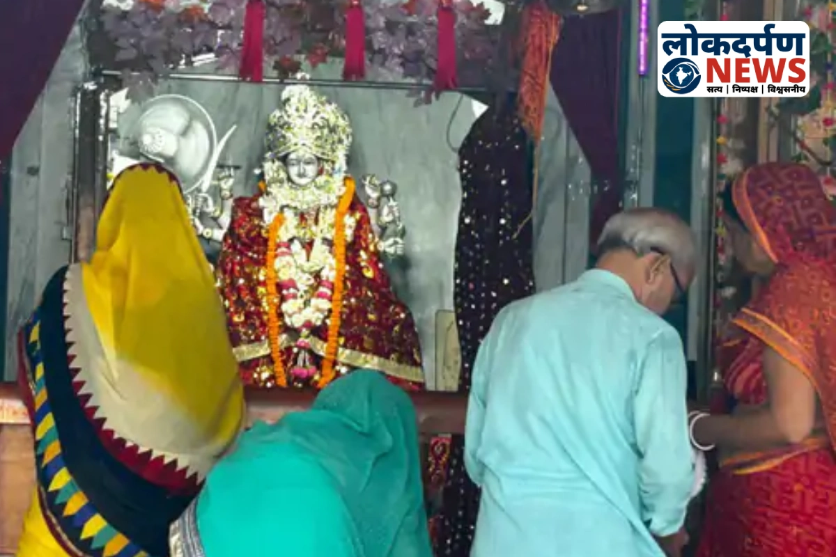 Devotees performing Kalash Sthapana and Puja at Gorakhpur temples on Navratri first day _ Gorakhpur News