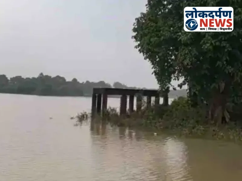 Gorakhpur News : गोरखपुर में राप्ती और रोहिणी का जलस्तर धीरे-धीरे घटा, बाढ़ प्रभावित इलाकों में राहत कार्य जारी