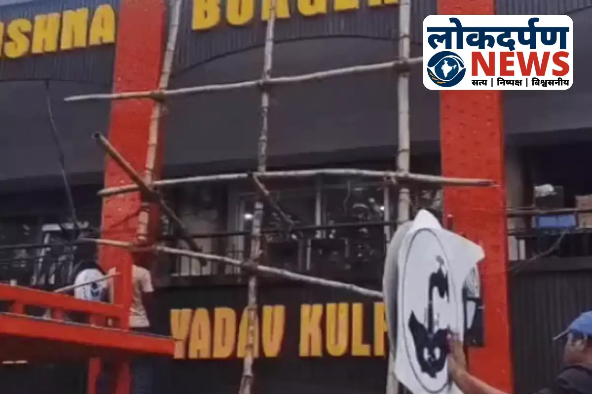 Gorakhpur Chatori Gali new look with saffron and chocolaty colors