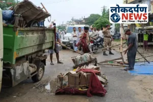 Gorakhpur News: नाले में कचरा डालकर किया भद्दा इशारा, नगर निगम की सख्त कार्रवाई