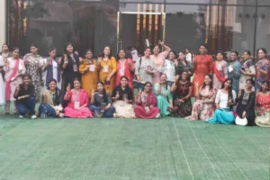 Gorakhpur News : गोरखपुर में गरबा-डांडिया महोत्सव की तैयारियां पूरी, 25 सितंबर से शुरू होगा भव्य सांस्कृतिक कार्यक्रम