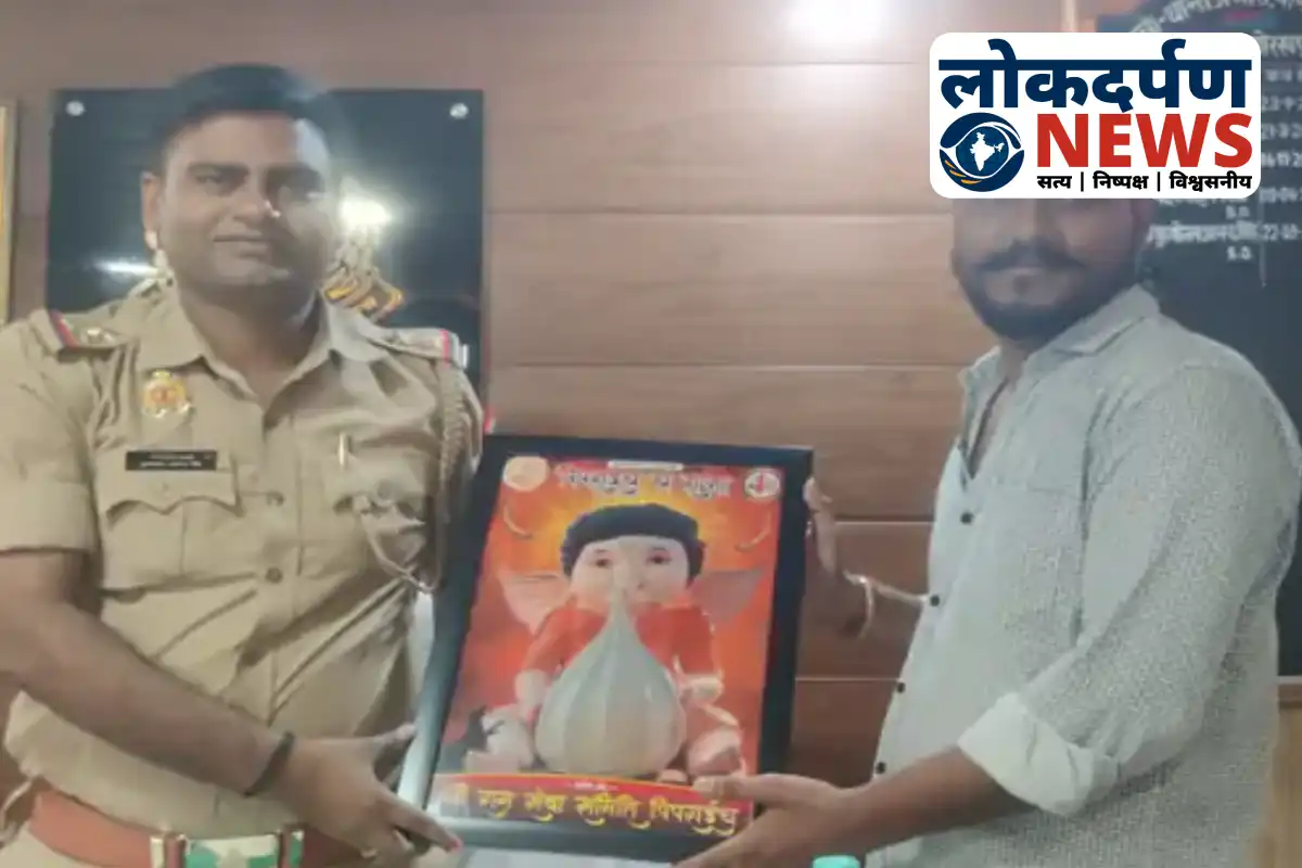 Police honored in Pipraich after successful Ganesh Festival