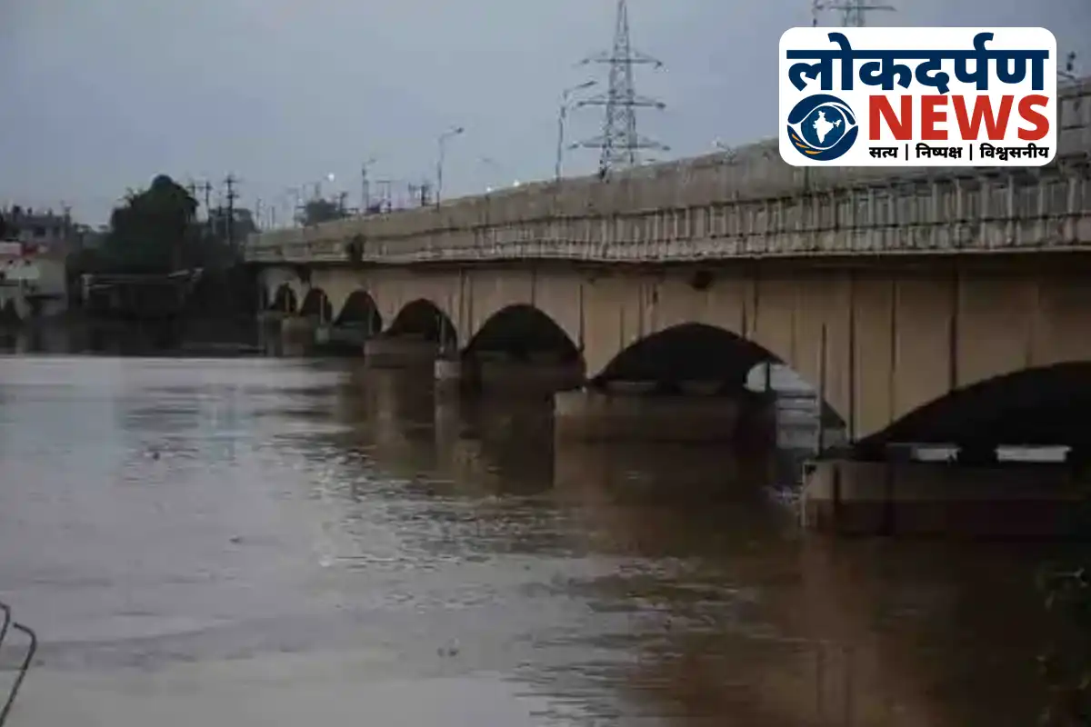 Rising water level in Rapti and Rohini rivers causes flood alert in Gorakhpur