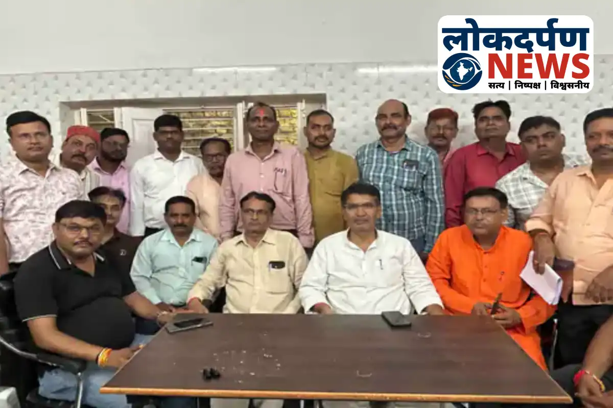 Teachers protesting against mandatory TET in recruitment