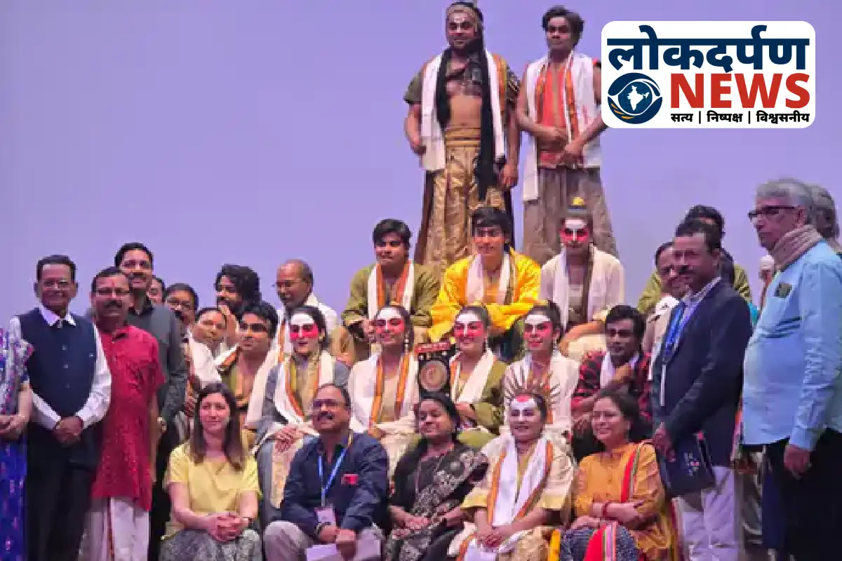 Actors performing ‘Karna Gatha’ play at Gorakhpur Rang Mahotsav stage | Gorakhpur News