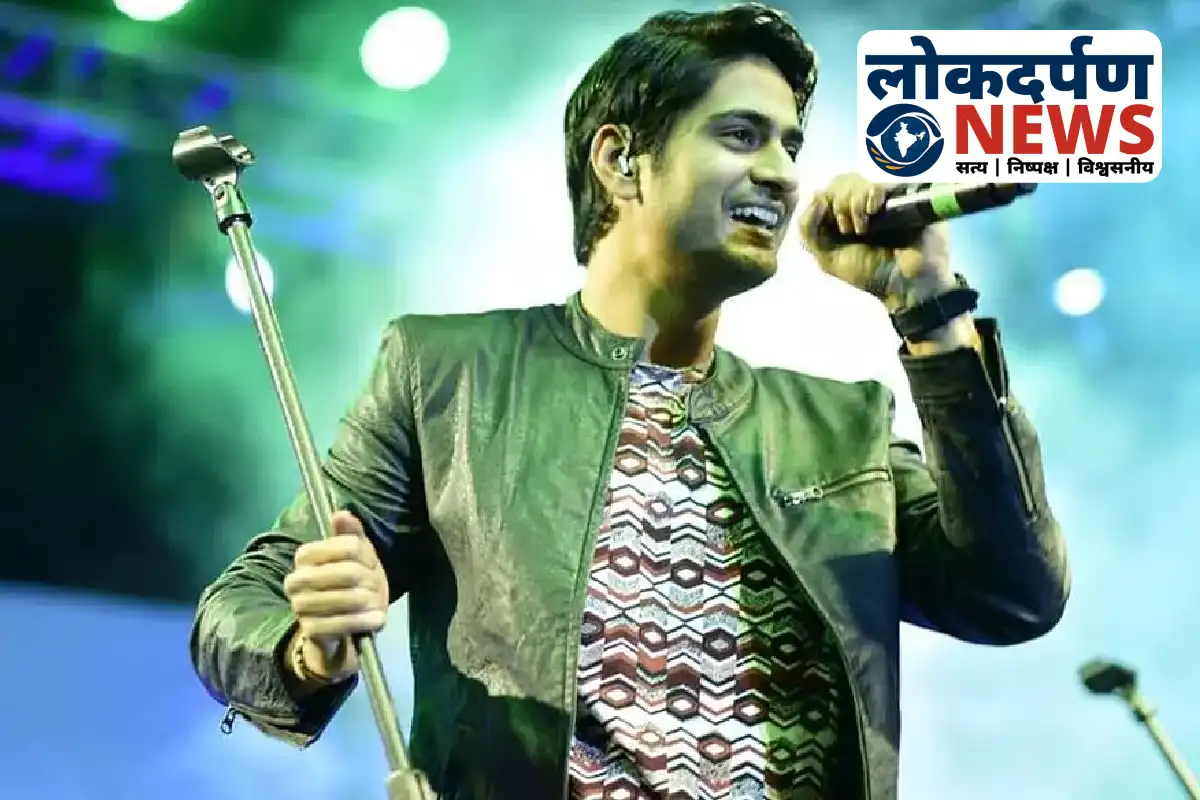 Bollywood singer Amit Mishra performs and mimics Ravi Kishan in Gorakhpur | Gorakhpur News