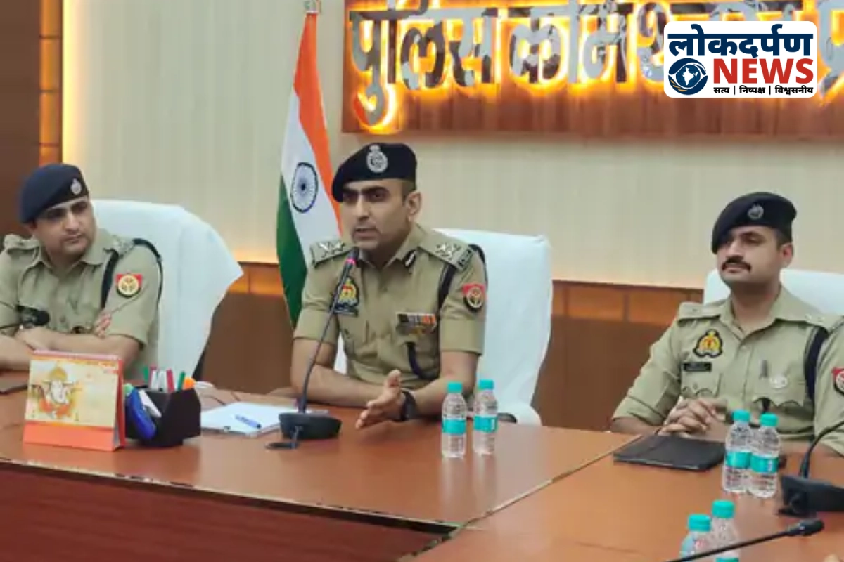 CM Yogi Adityanath addressing police commissioners during law and order review | UP News