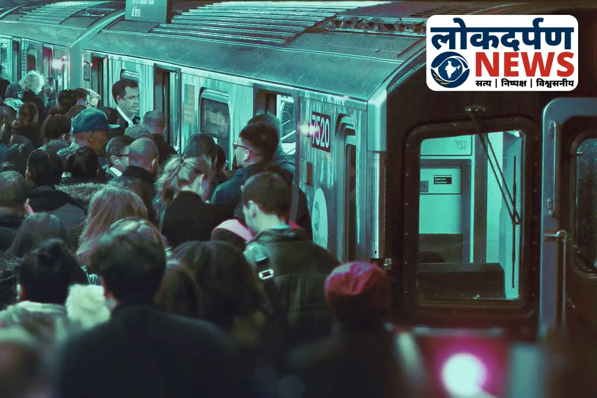 Crowded train at Gorakhpur station during Chhath festival | Gorakhpur News