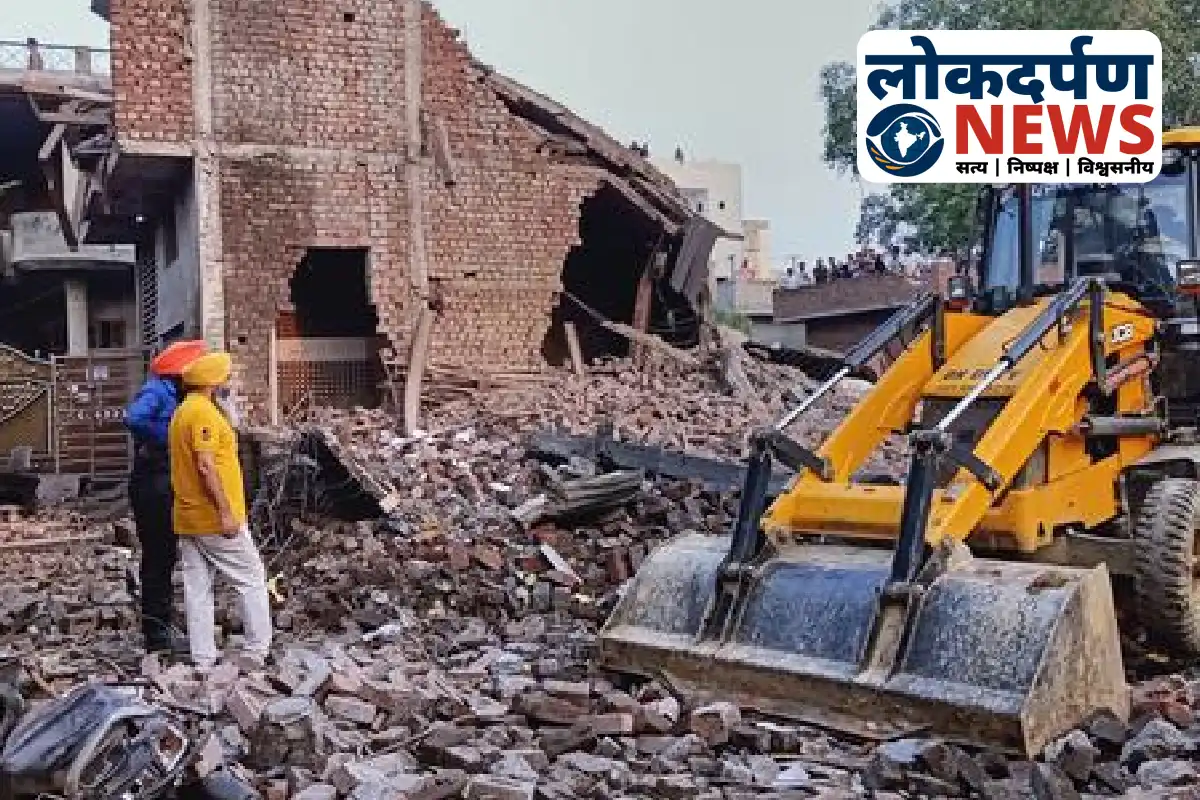 Debris and damaged rooftop of a firecracker factory after explosion in Sultanpur | UP News