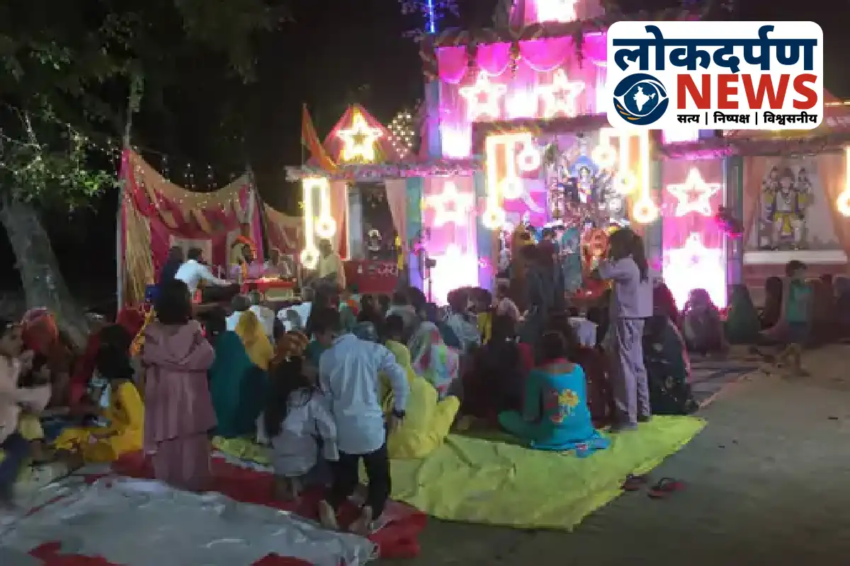 Devotees attending Durga Puja and Bhagwat Katha in Tevna | Gorakhpur News