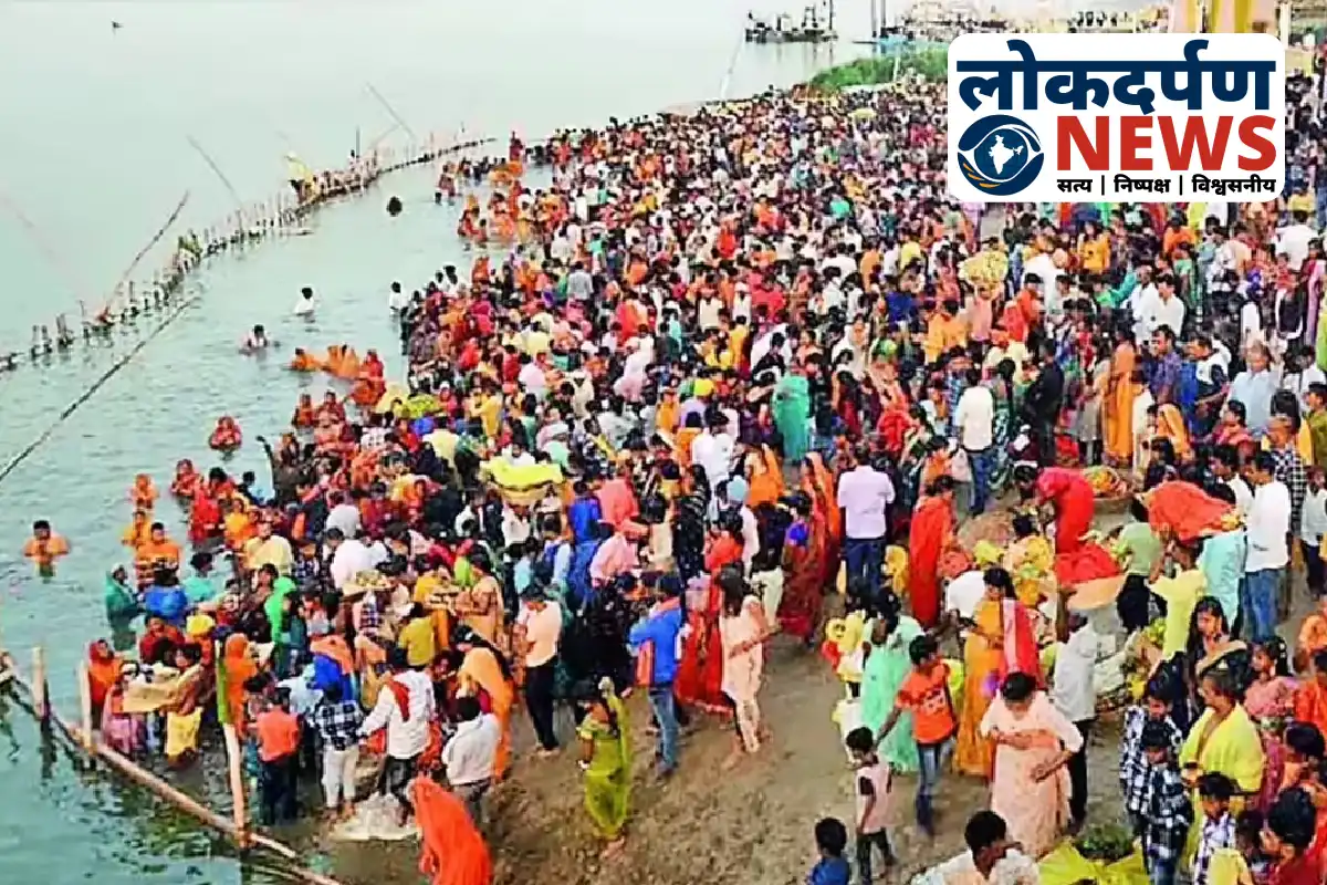 Devotees offer Arghya during Chhath Puja praying for Sant Premanand Ji in Gorakhpur | Gorakhpur News
