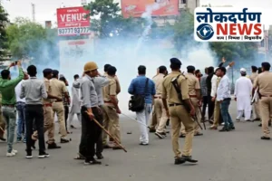 Gorakhpur News : गोरखपुर गीडा क्षेत्र में हनुमान चौहान की मौत के बाद पुलिस पर भीड़ ने किया पथराव, छह पुलिसकर्मी घायल, प्रशासन ने तनाव काबू में किया