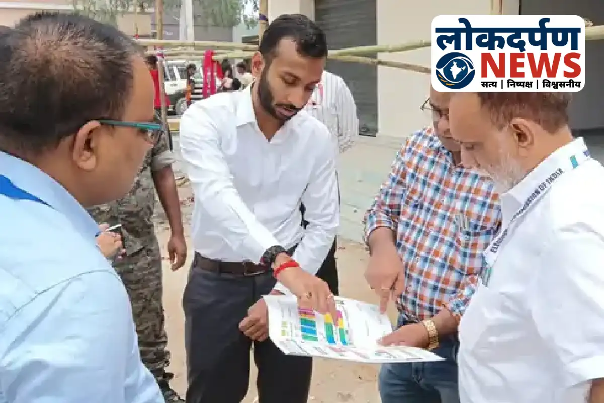 Observer M.I. Patel inspecting Chainpur counting and EVM storage centre in Kaimur