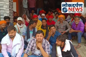 Uttar Pradesh News : अध्यक्ष-सभासद में लंबे समय से चल रही खींचतान फिर पहुंची चरम पर, चौराहे पर भिड़े समर्थक, पुलिस ने बीच-बचाव कर शांत कराया मामला