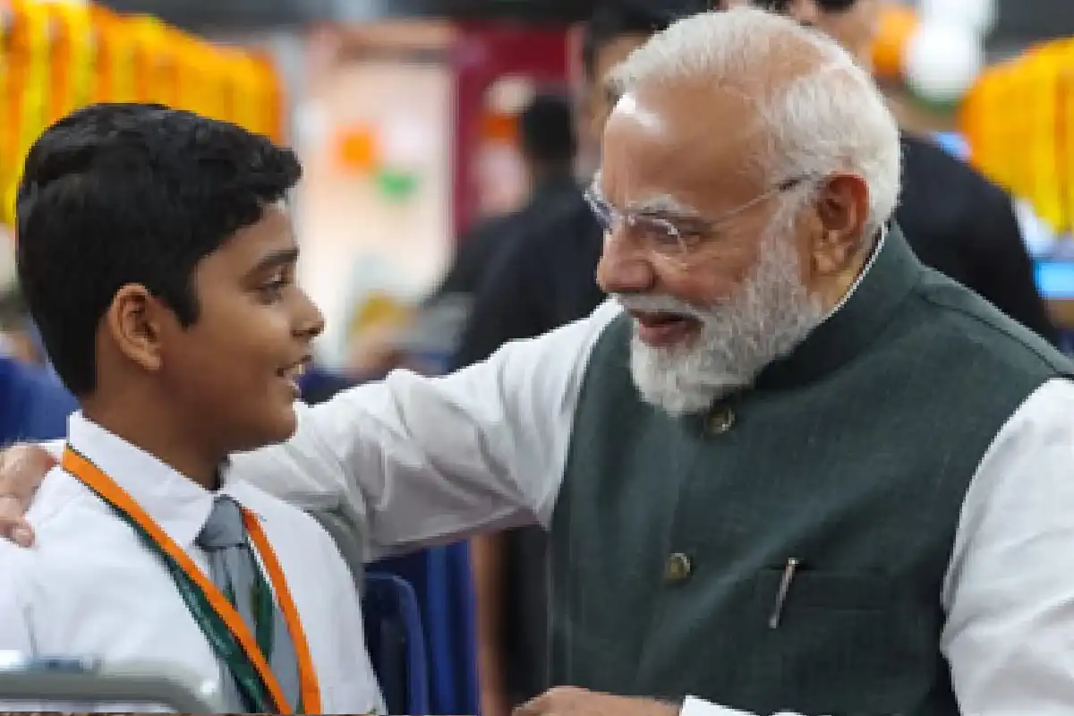 PM Modi listens to student Srivats’ poem during Vande Bharat inauguration in Varanasi