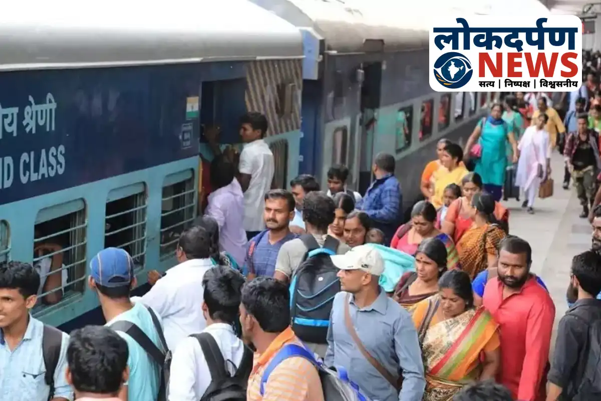 Passengers overcrowding Gorakhpur Express trains after festival season