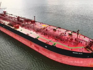 रूसी तेल टैंकर ने चीन छोड़, भारत की ओर किया रुख; वैश्विक ऊर्जा संकट के बीच बड़ा बदलाव